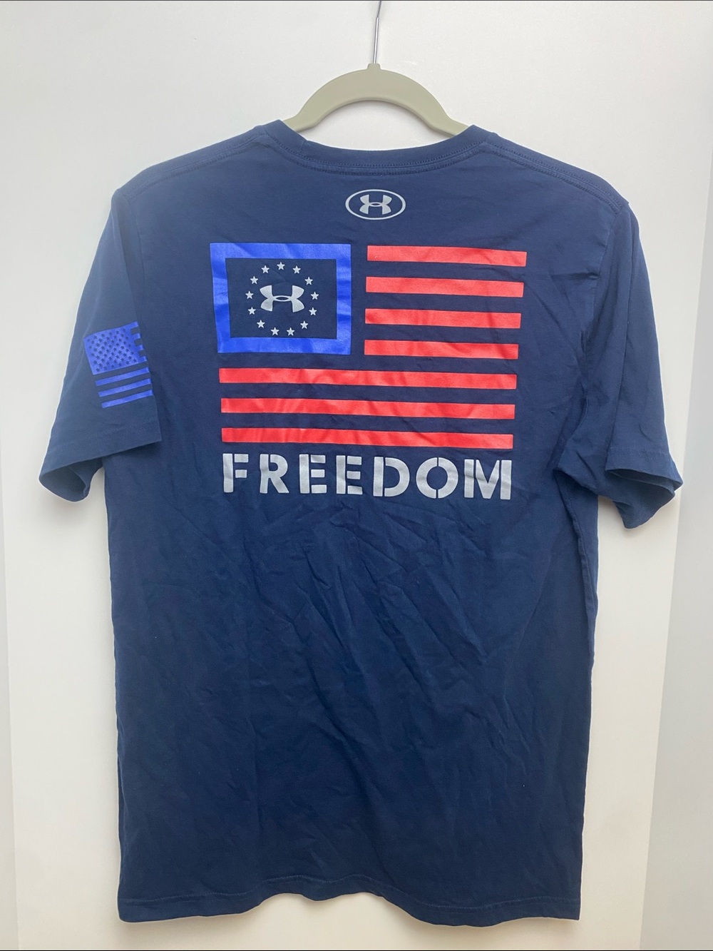 Under Armour Men’s Navy Crewneck Short-Sleeve Logo Tee - Picture 4 of 4
